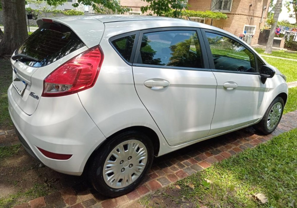 Ford Fiesta S — foto 2